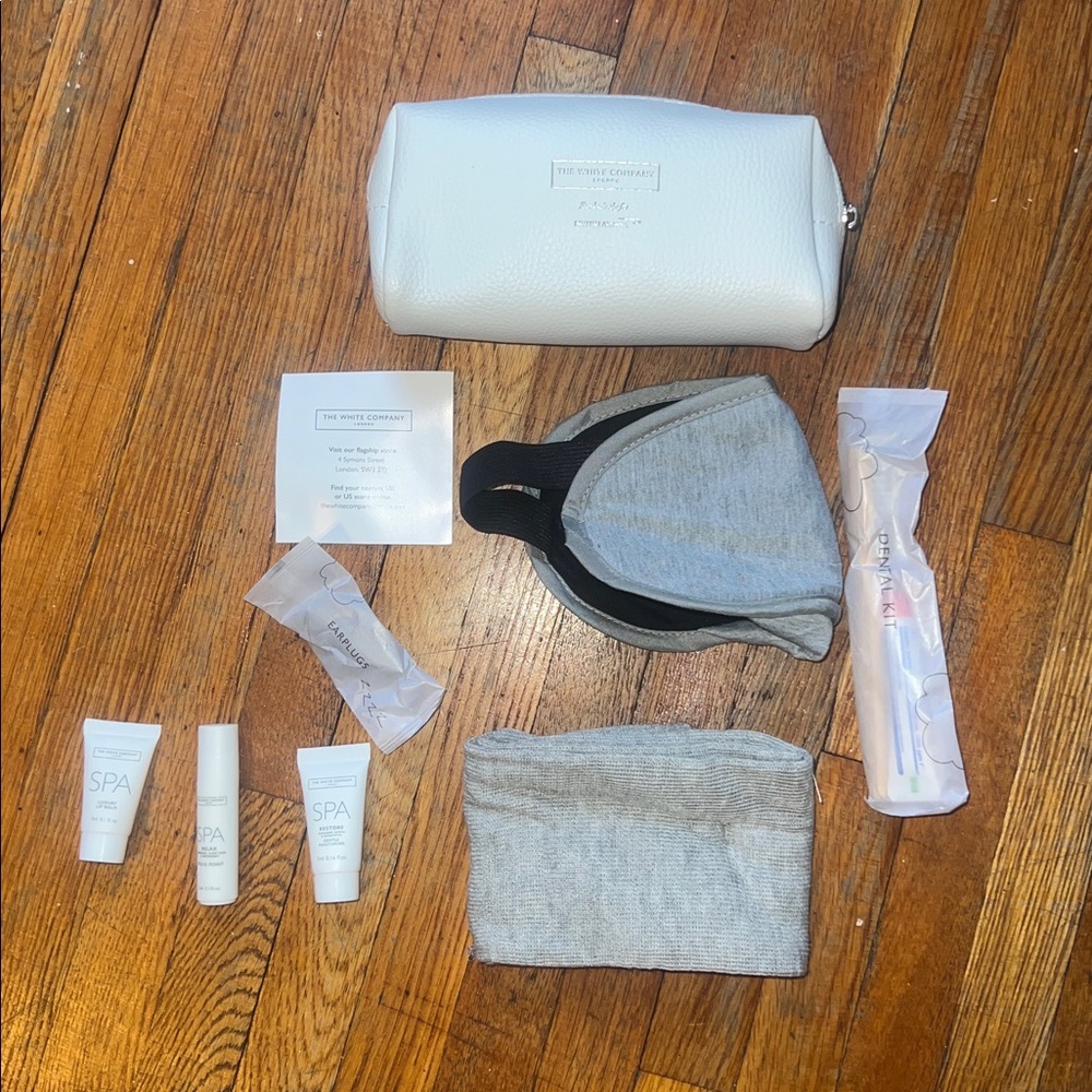 The White Company
Sleep & Comfort Accessories Set - Picture 1 of 4